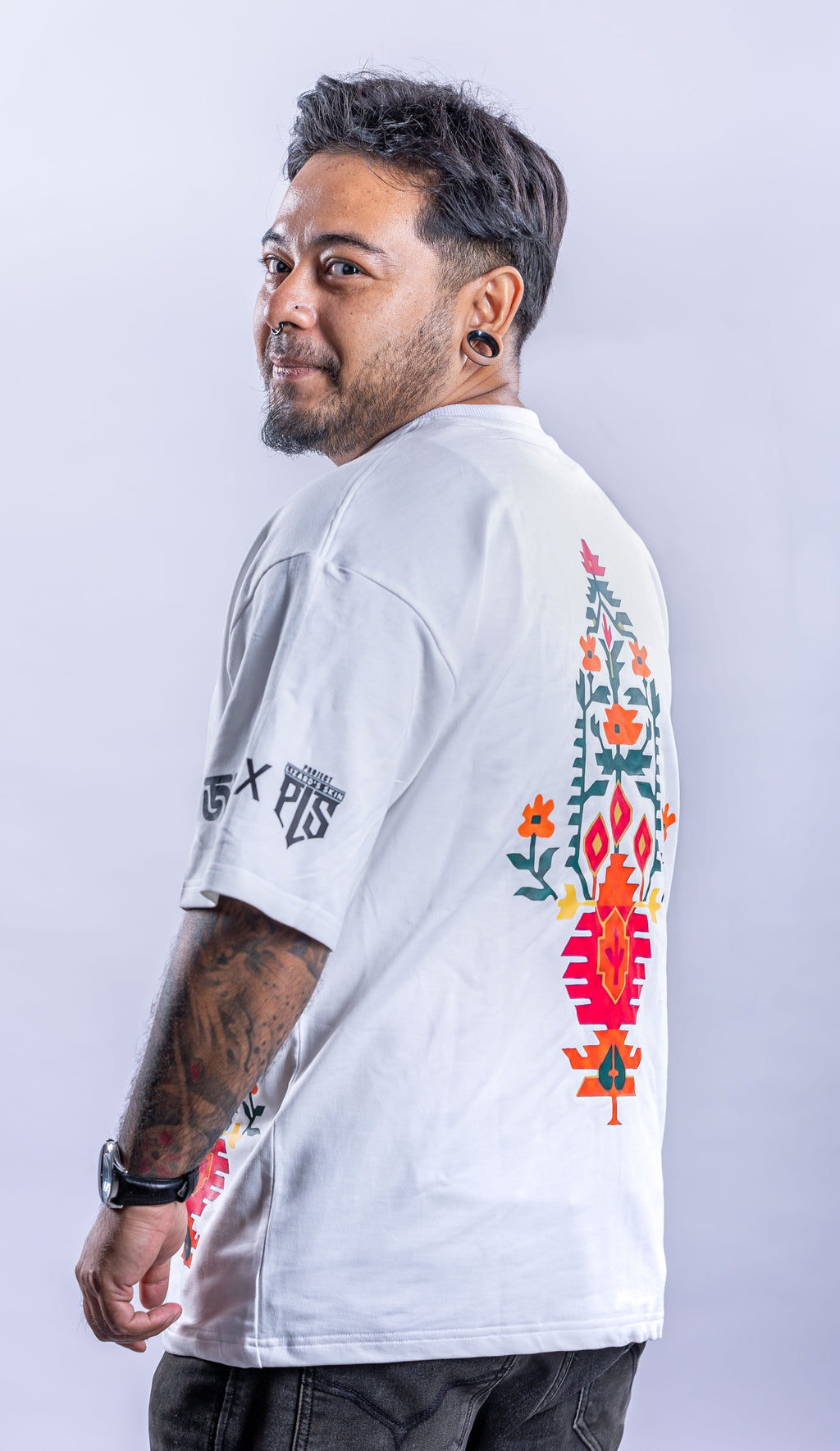 Nakshi · White